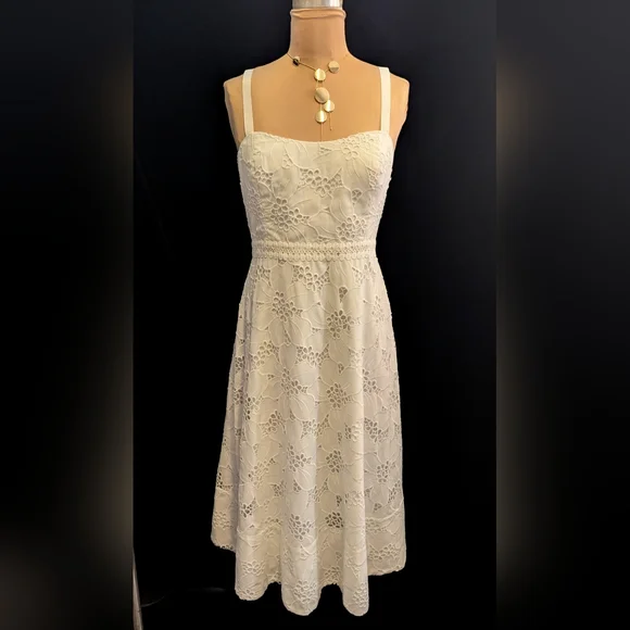 Lilly Pulitzer White Eyelet Sundress Graduation, Party, Bust 37"-38" Size 10? - Picture 2 of 10